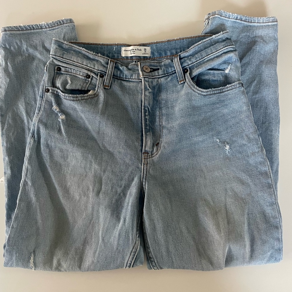 Abercrombie & Fitch Curve Love The Mom High Rise Jeans size 28/6
